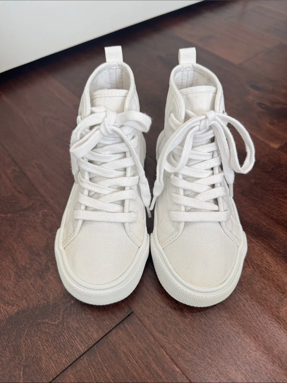 Old Navy White High Tops Shoes Casual Chic Fashion Sneakers, size 12